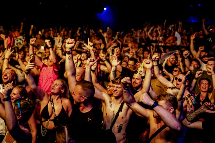Free Rave statt Hitzefrust: Bootshaus fängt die Hardstyle-Community auf