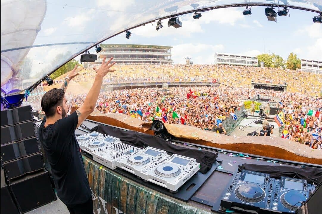 Nach acht Jahren zurück: Angemi bringt sein persönlichstes Set auf die Tomorrowland-Mainstage