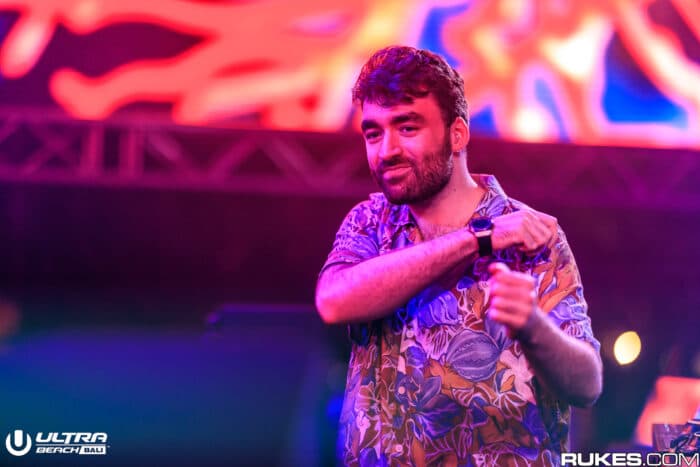 Im Deutschlandtrikot: Oliver Heldens lässt Berlin zu „Major Tom“ abheben