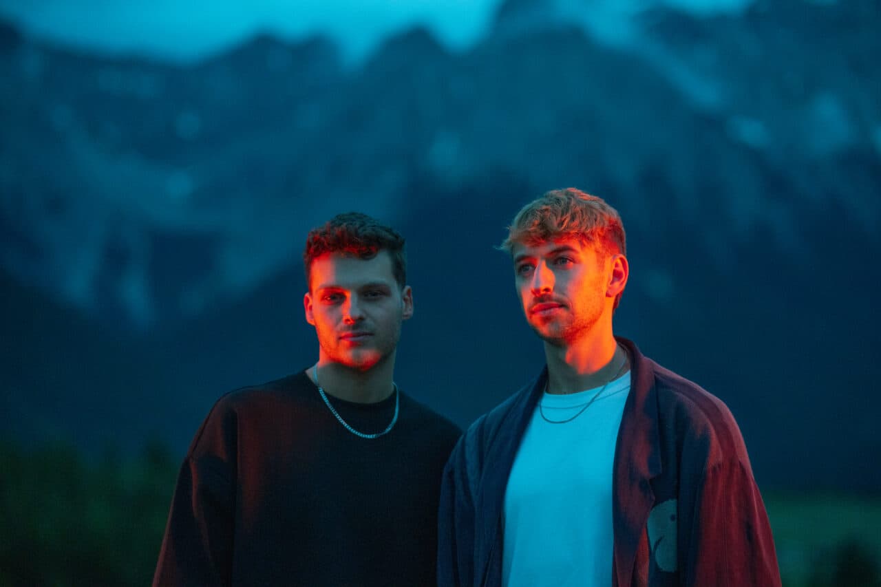 Melancholie zum Tanzen: Lynnic & ItsArius veröffentlichen „SOMEWHERE“