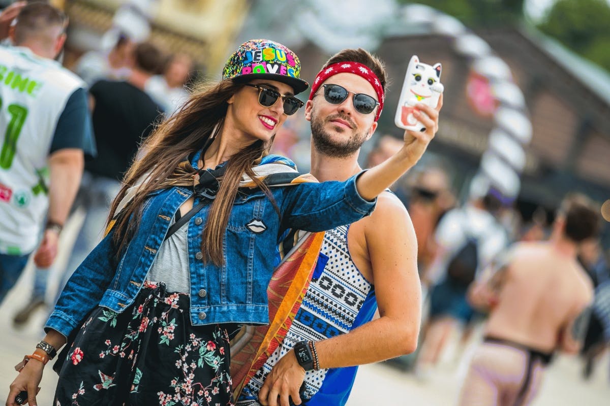 Kommentar: Schaltet eure Smartphones während Festivals aus!