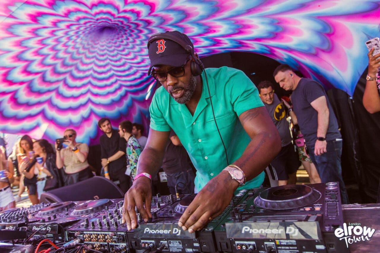 Idris Elba: Zum ersten Mal ist ein DJ “Sexiest Man Alive”!