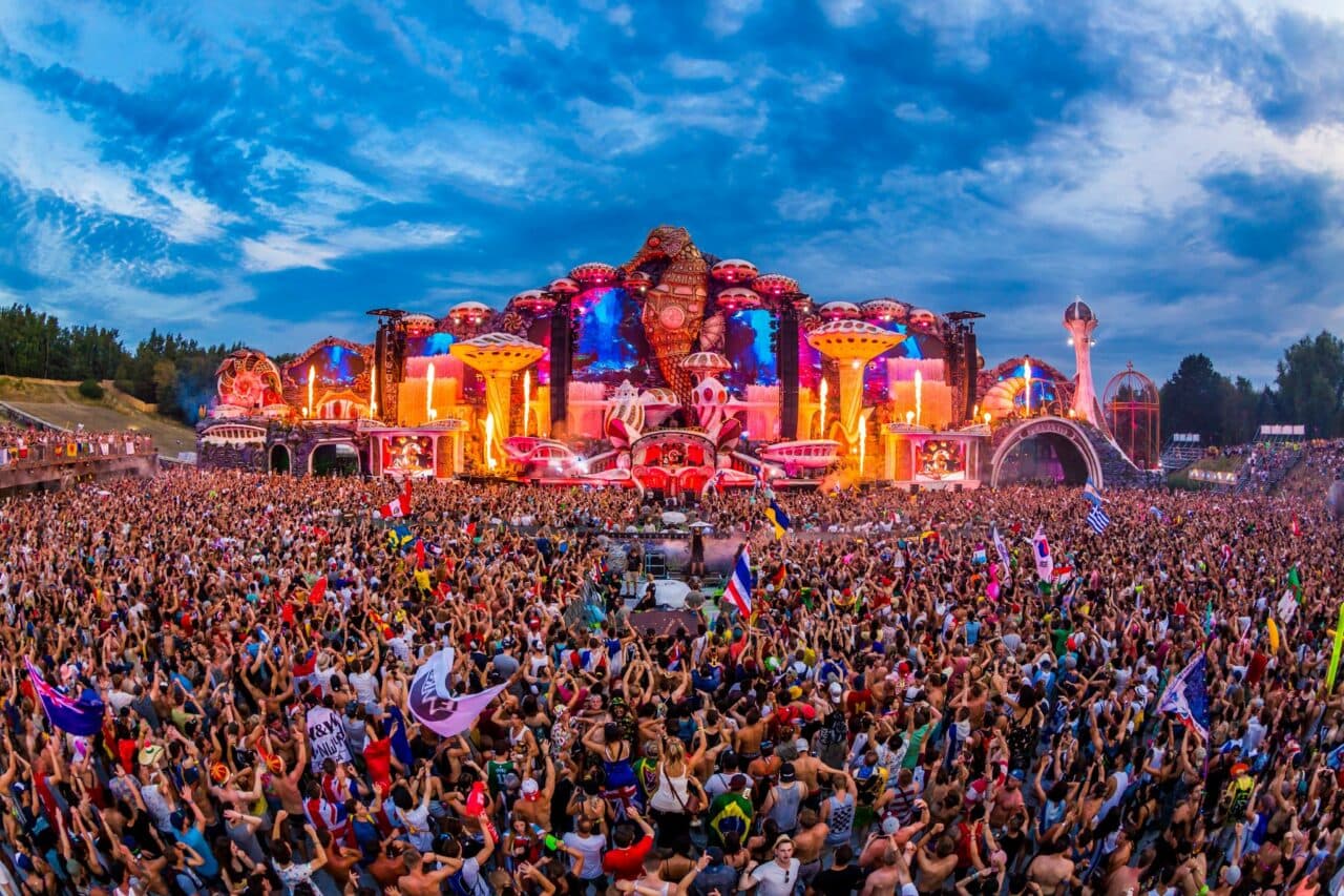 Diese 7 Tomorrowland-Bühnen bekommen ein neues Design