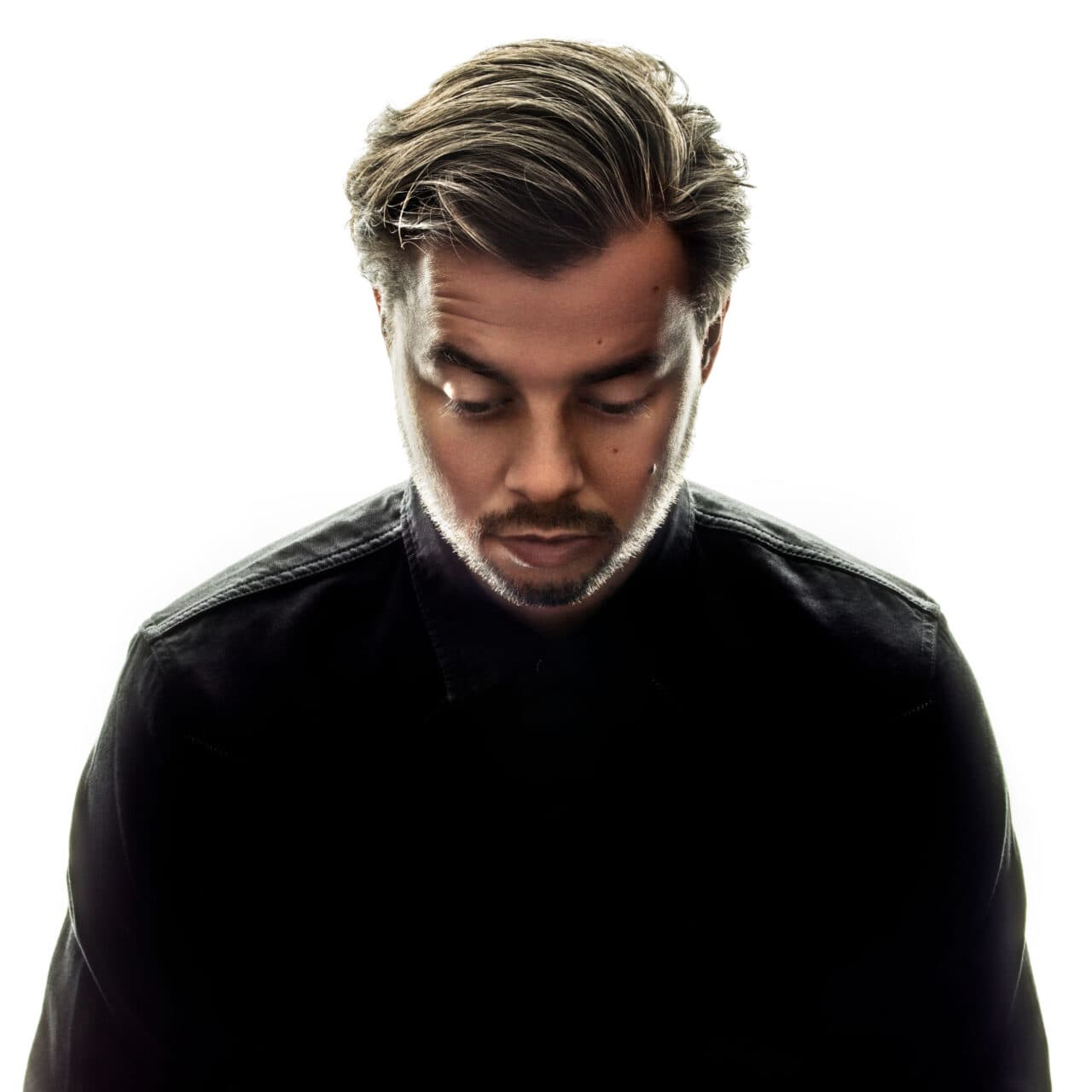 „Bright Nights“: Quintinos Debütalbum ist ein Meilenstein seiner Karriere!