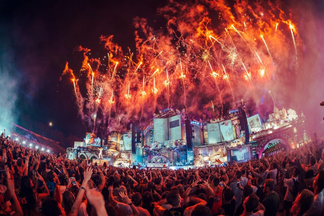 Tomorrowland veröffentlicht aus Versehen Stage Hostings für 2020