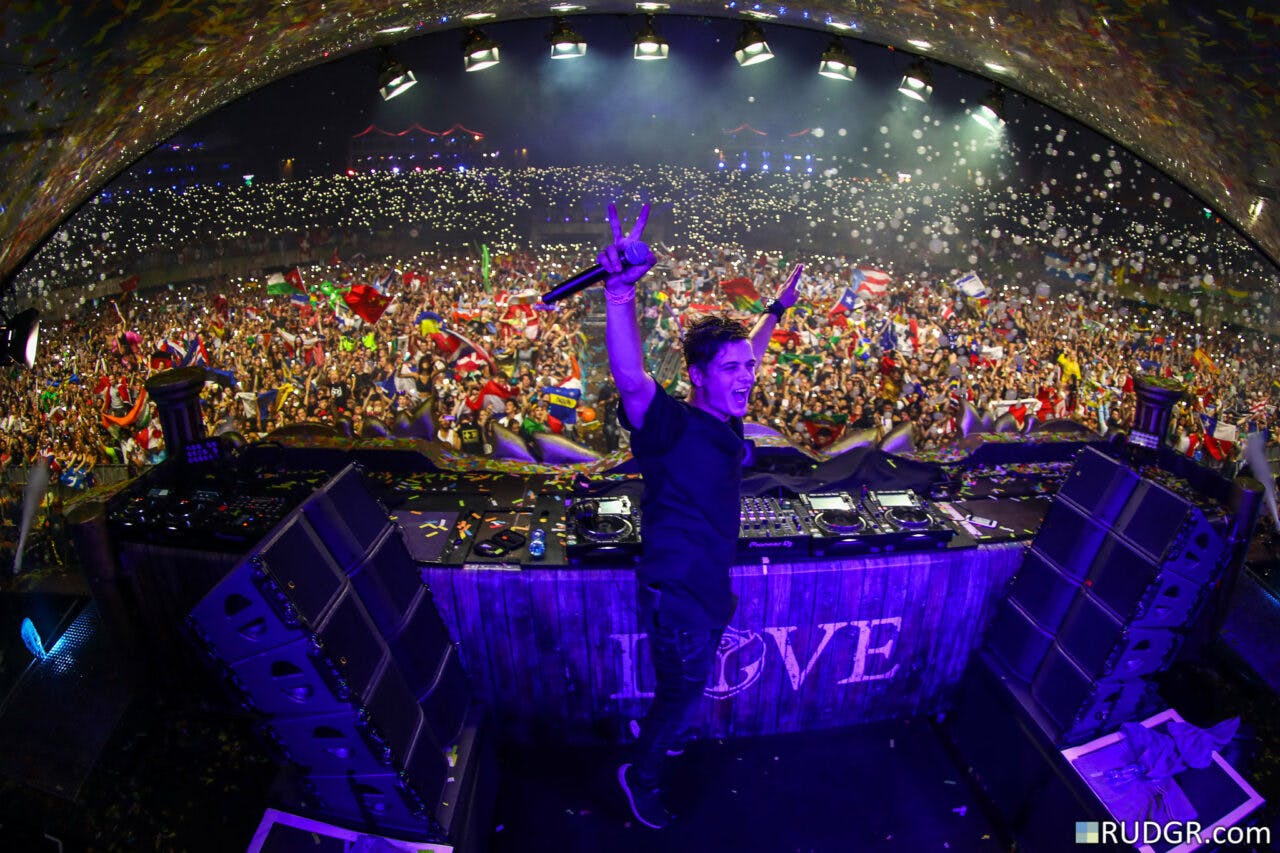 Tomorrowland Livestream: Martin Garrix spielt 8 neue IDs!