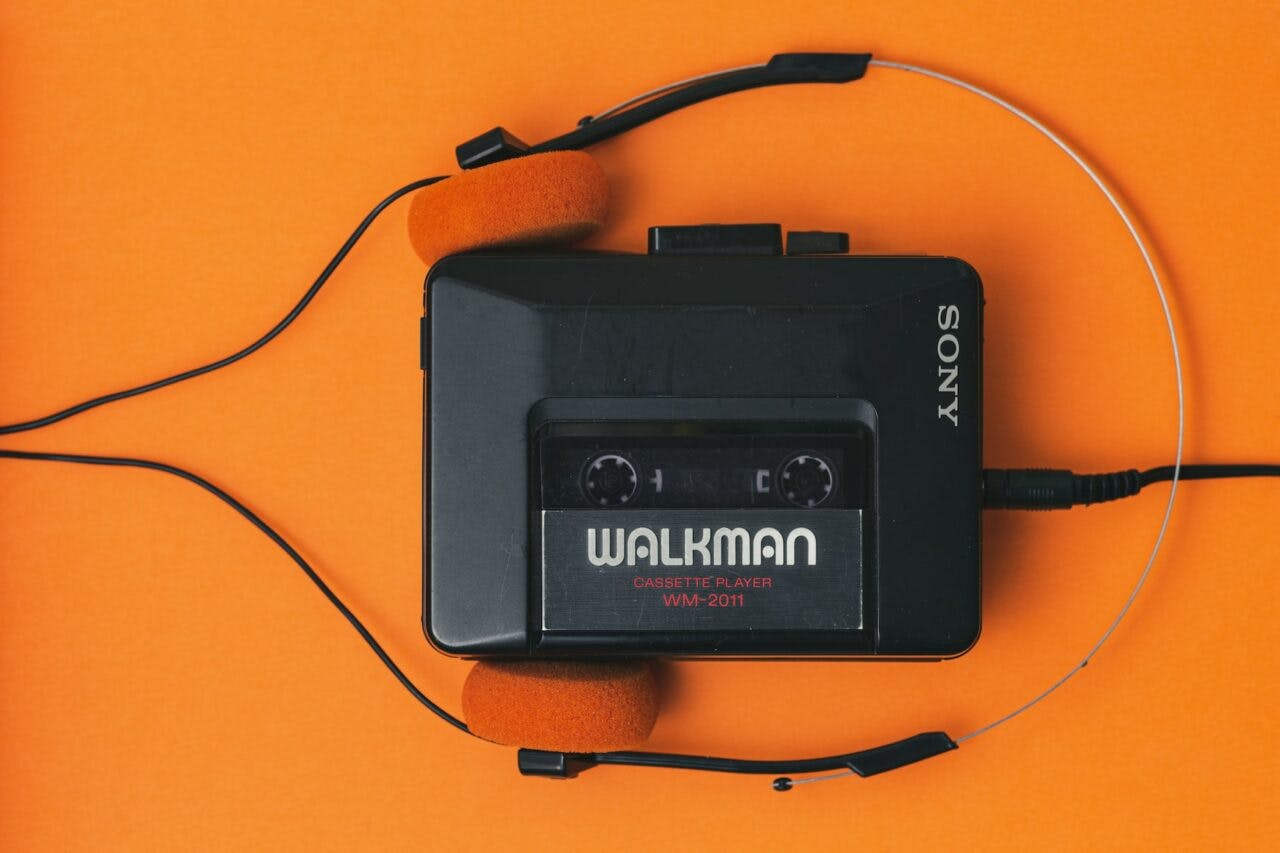 Die Welt der Musik zur Hand: Vom Walkman zum Smartphone zum Gehirn-Chip?