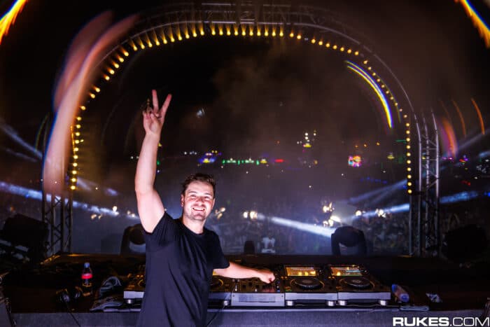 Mega Show: So spektakulär hat Martin Garrix 2024 eingeläutet