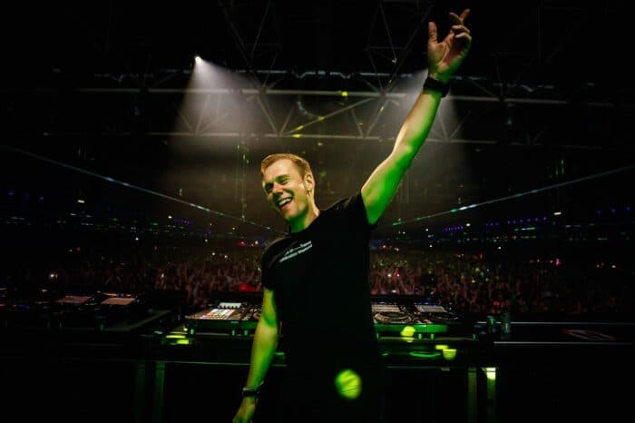 „What Took You So Long“: So klingt die Collab von Armin van Buuren & Gryffin