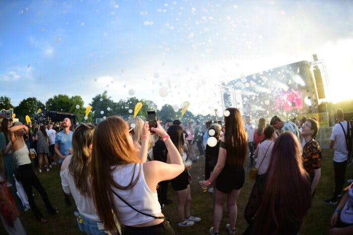 BubbleBeats Festival: Euer Sommernachtsrave am SchiederSee