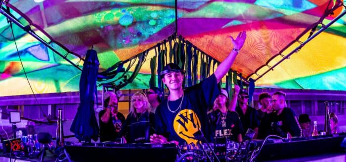 John Summit kündigt sein Debütalbum „Comfort In Chaos“ an