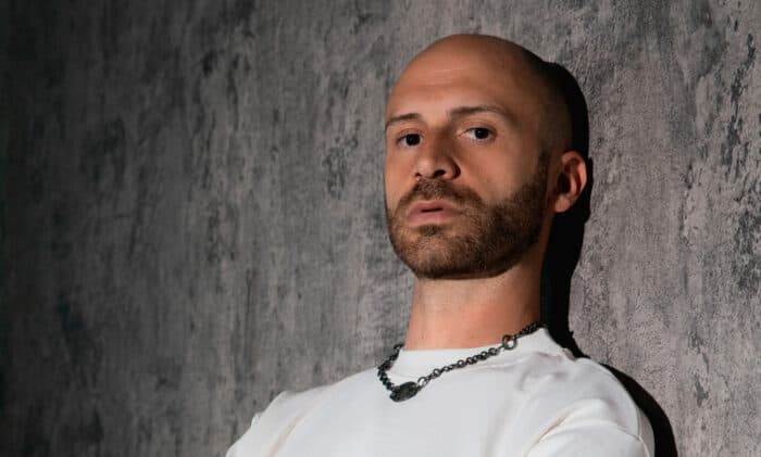 „By Myself“: LA Vision haucht Mobys Klassiker neues Leben ein