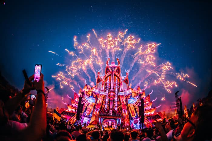 Schreckmoment bei Defqon.1: RED Stage fängt Feuer