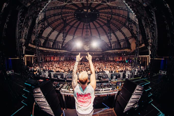 Virales Punk-Rave-Cover: STVW veröffentlicht „Still Waiting“