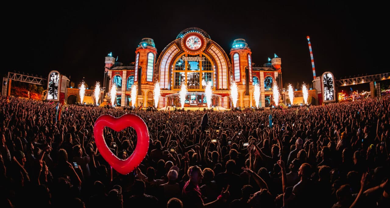 Gänsehautmoment auf dem PAROOKAVILLE: Heiratsantrag bei Lari Luke