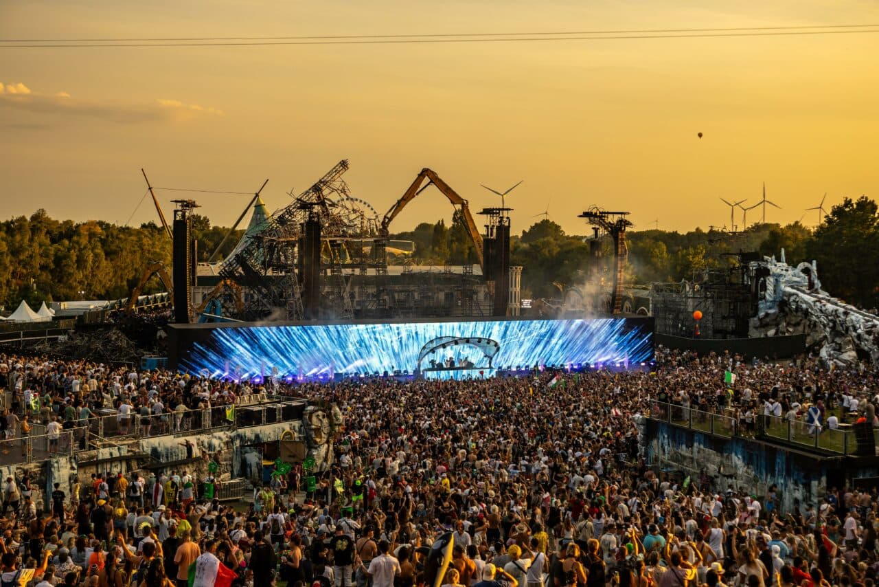 Tomorrowland 2025: Wie nah eines der größten Festivals an der Absage war