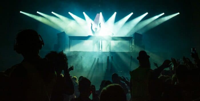 DJ startet illegalen Techno-Rave in Münchner Autobahndreieck: Polizei sperrt Autobahn