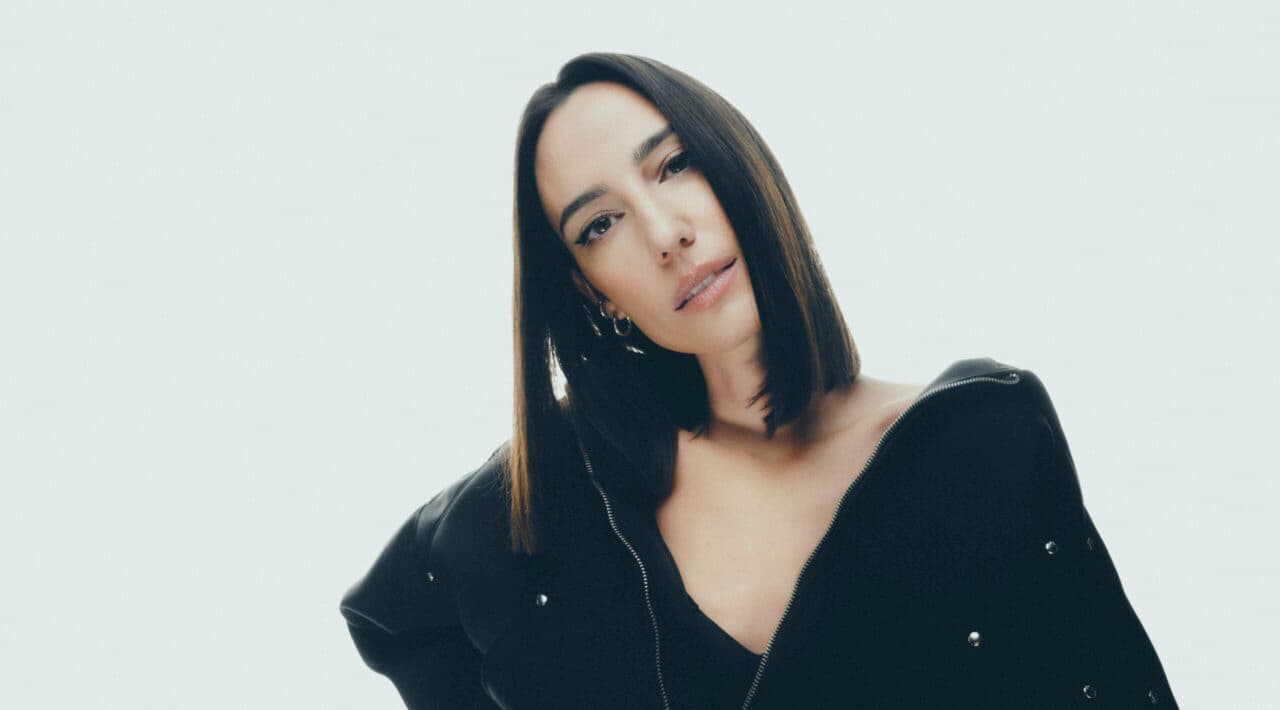 Amelie Lens wird von 15.000 singenden Fans zu Tränen gerührt