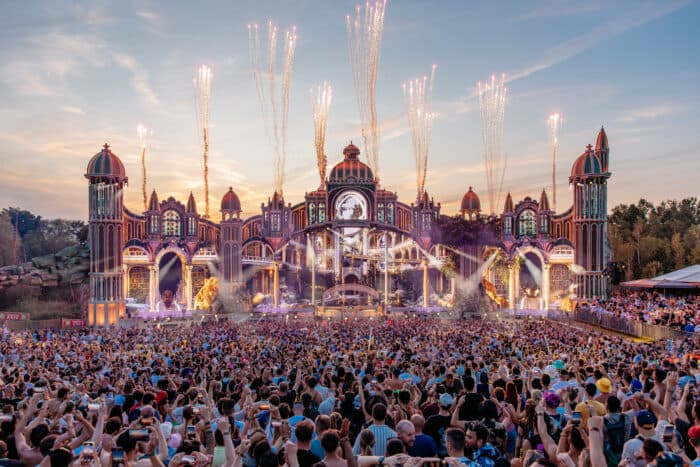 Tomorrowland bleibt unantastbar: Das sind die DJ Mag Top 100 Festivals 2026