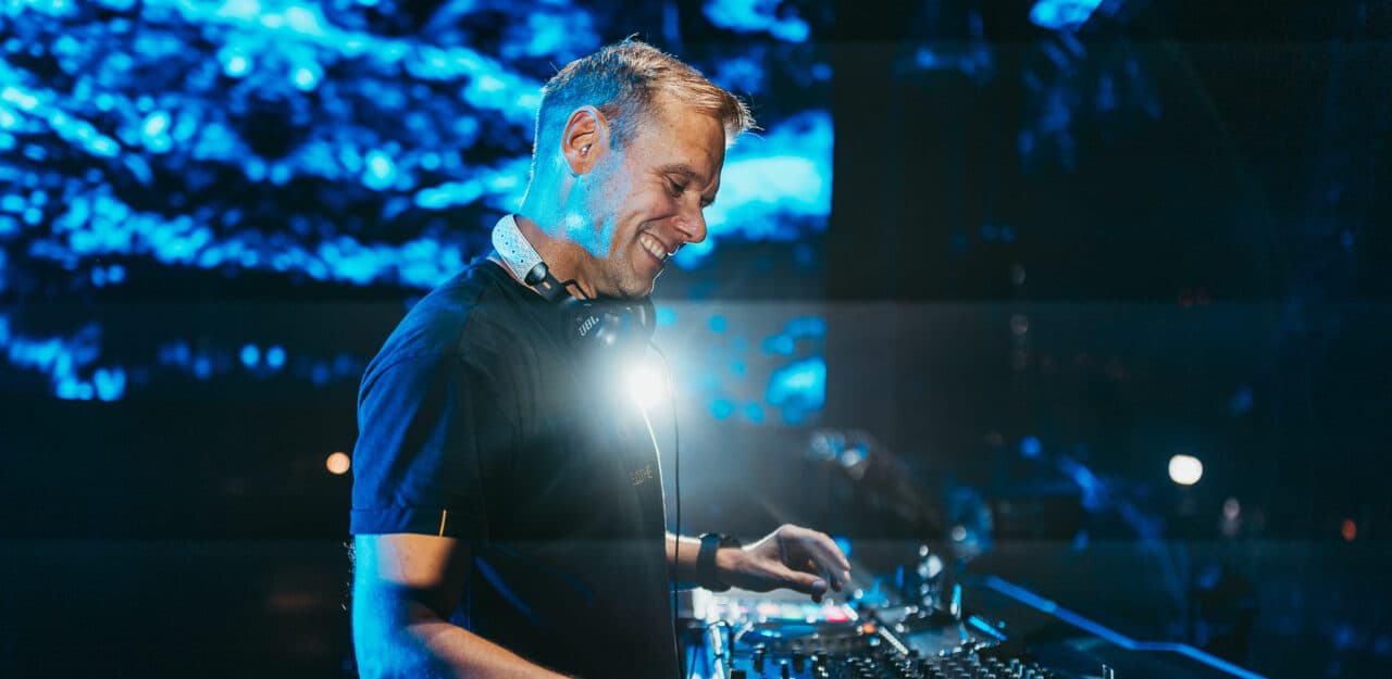 Zurück an die Plattenteller: Armin van Buuren lässt eigene Vinyls für Ibiza pressen
