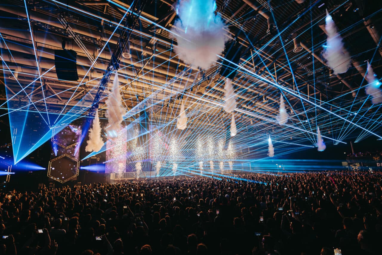Armin van Buuren feiert Fairground-Premiere: Das Jubiläums-Line-up steht